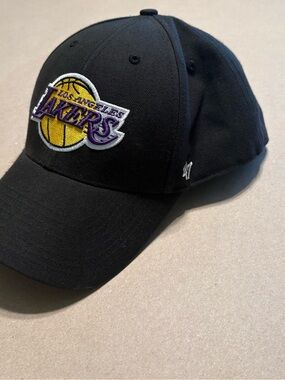 47 Brand Los Angeles Lakers Black Hat with Yellow & Purple Logo